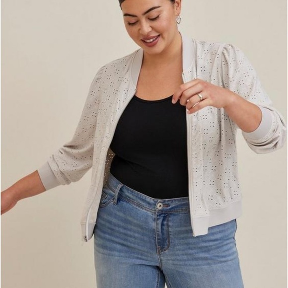 Torrid Light Grey Perforated Zip Up Bomber Jacket in Eyelet Stone Size 5X - Picture 2 of 14